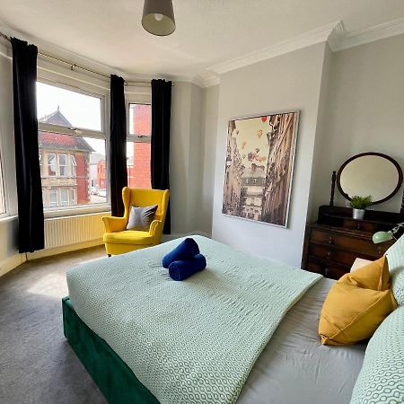 Edwardian City Centre House For Big Groups, Offroad Parking & Hot Tub! Cardiff Exterior photo